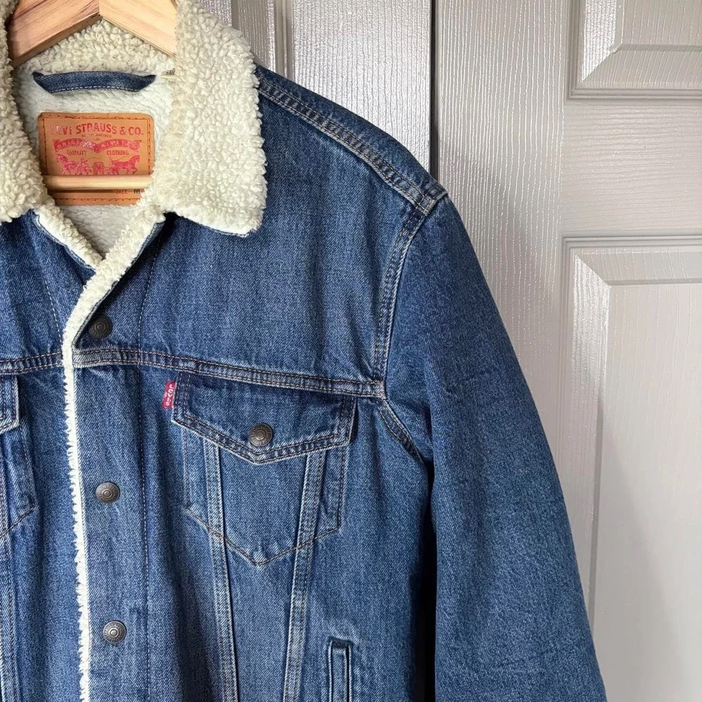 Levis Mens Blue Denim Sherpa Lined Trucker Jacket Medium Wash Size M